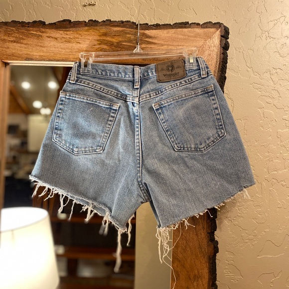 VINTAGE WRANGLER SHORTS - Picture 2 of 3